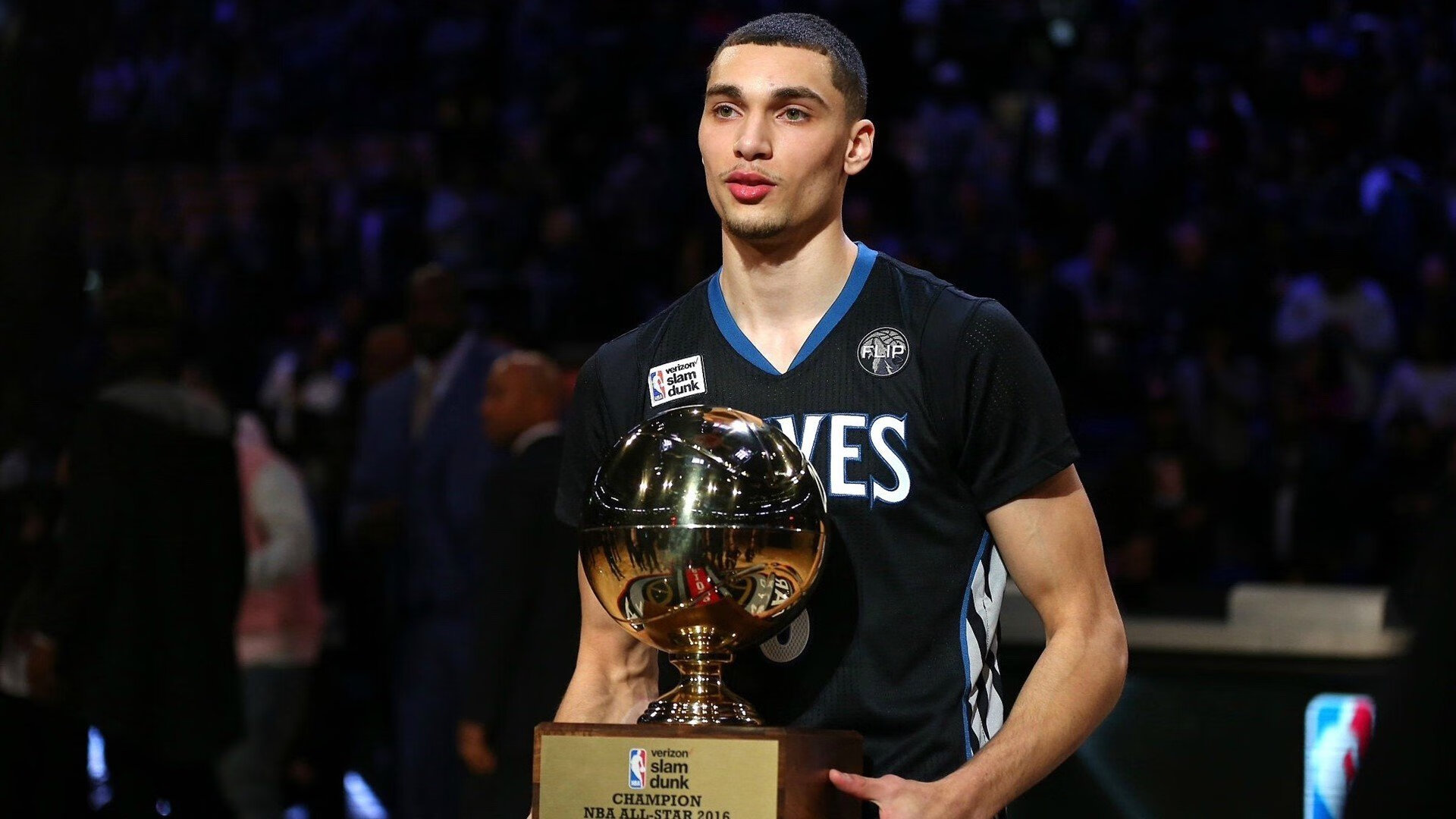 九游娱乐首页-西班牙骑手胡安·卡洛斯·费尔南德斯在2024年世界马术锦标赛中获得个人障碍赛金牌。