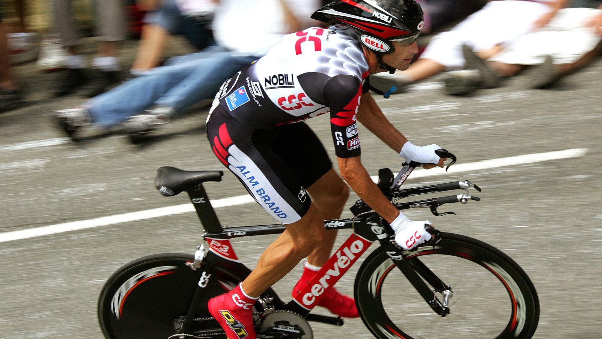 九游娱乐入口-运动员坚持训练的动人故事，运动员坚持训练的例子